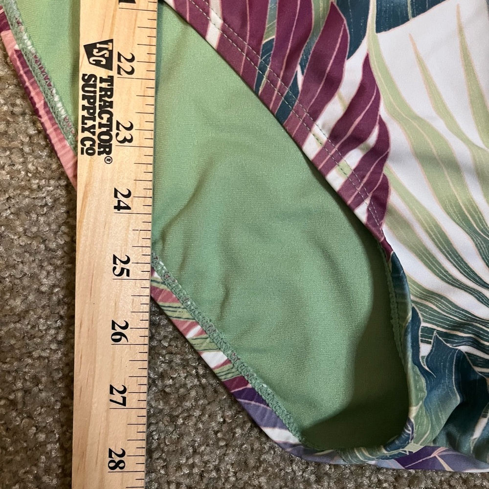 Bleu Rod Beattie Monstera Leaf One Piece Swimsuit size 12 - Picture 4 of 16